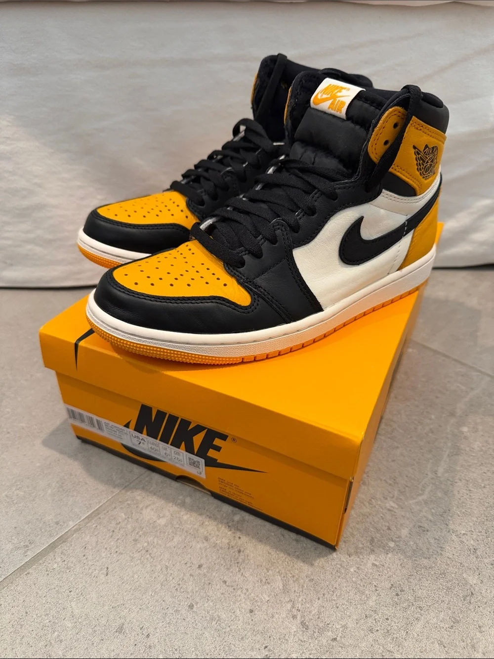 Nike Air Jordan 1 Retro High OG Taxi/Black-Sail Mens Size 7.5